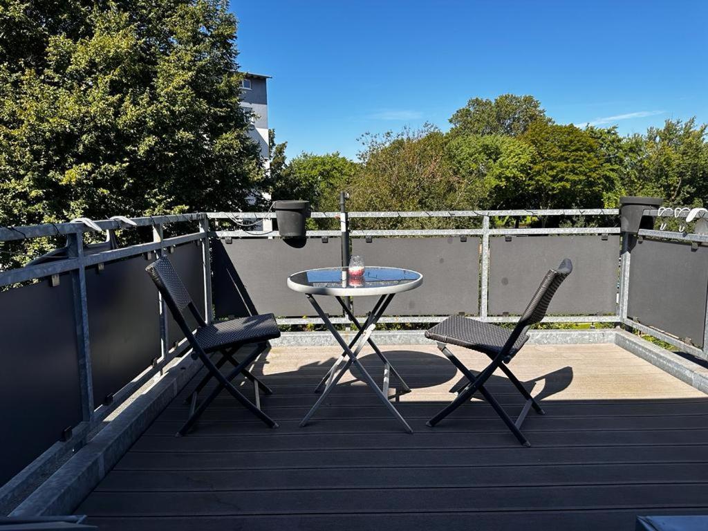A&V Apartments Wunderschoene Rheinblick Wohnung Zum Entspannen Apt Ela Duisburg Exterior foto
